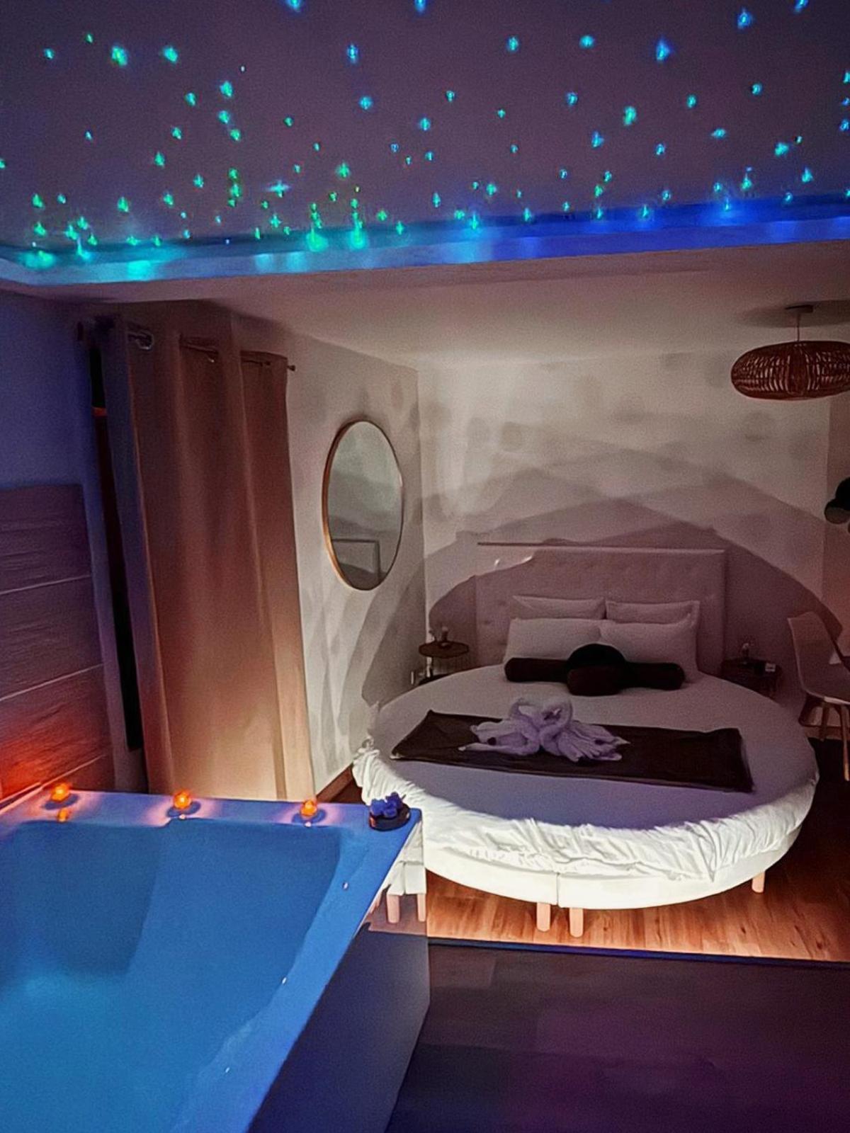 Studio Love Room Spa Baignoire Double La Ciotat Centre Port Exterior photo